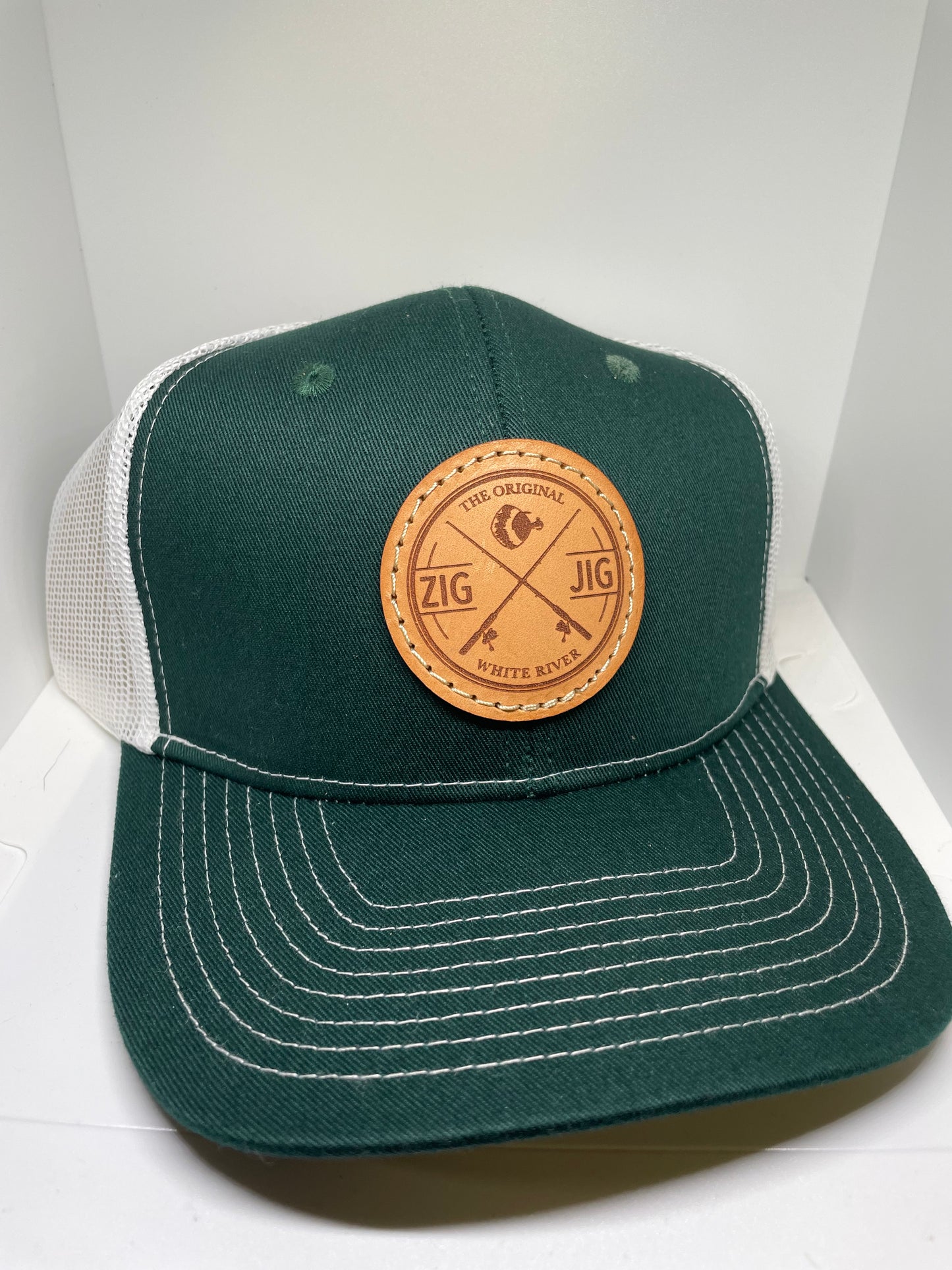 ZIG LID LEATHER PATCH SNAP BACK (HAT)